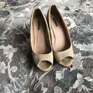 DONATED - beige wedges